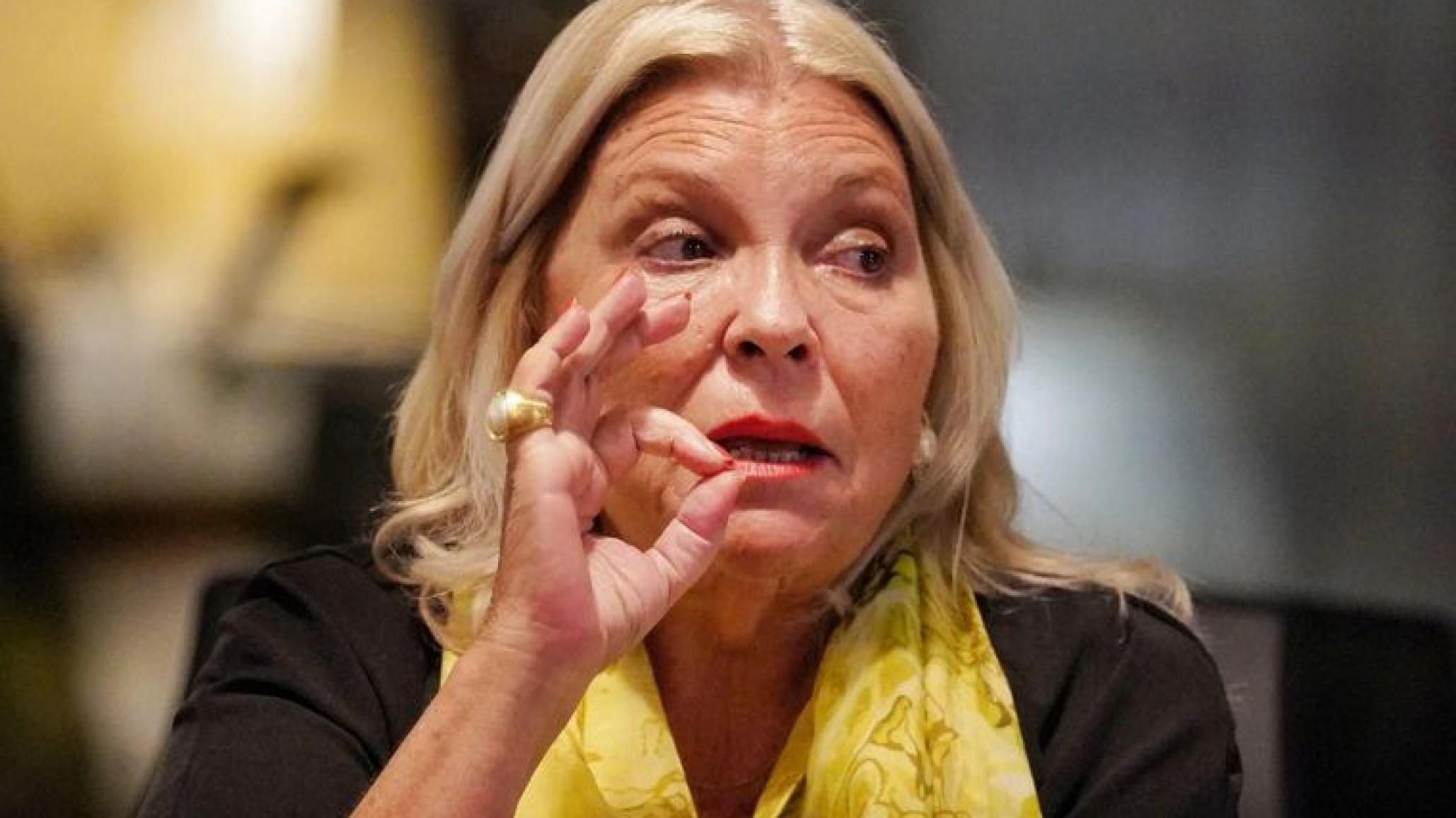 Carrió: "Lo que Caputo y compañía quieren es que la baja del déficit pase por el hambre de los jubilados"