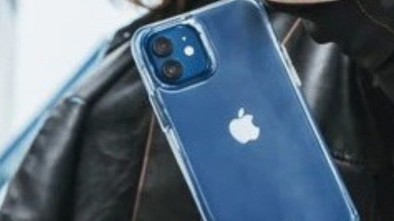 Menor robó un Iphone y se escondió debajo de un auto ¿lo encontraron?