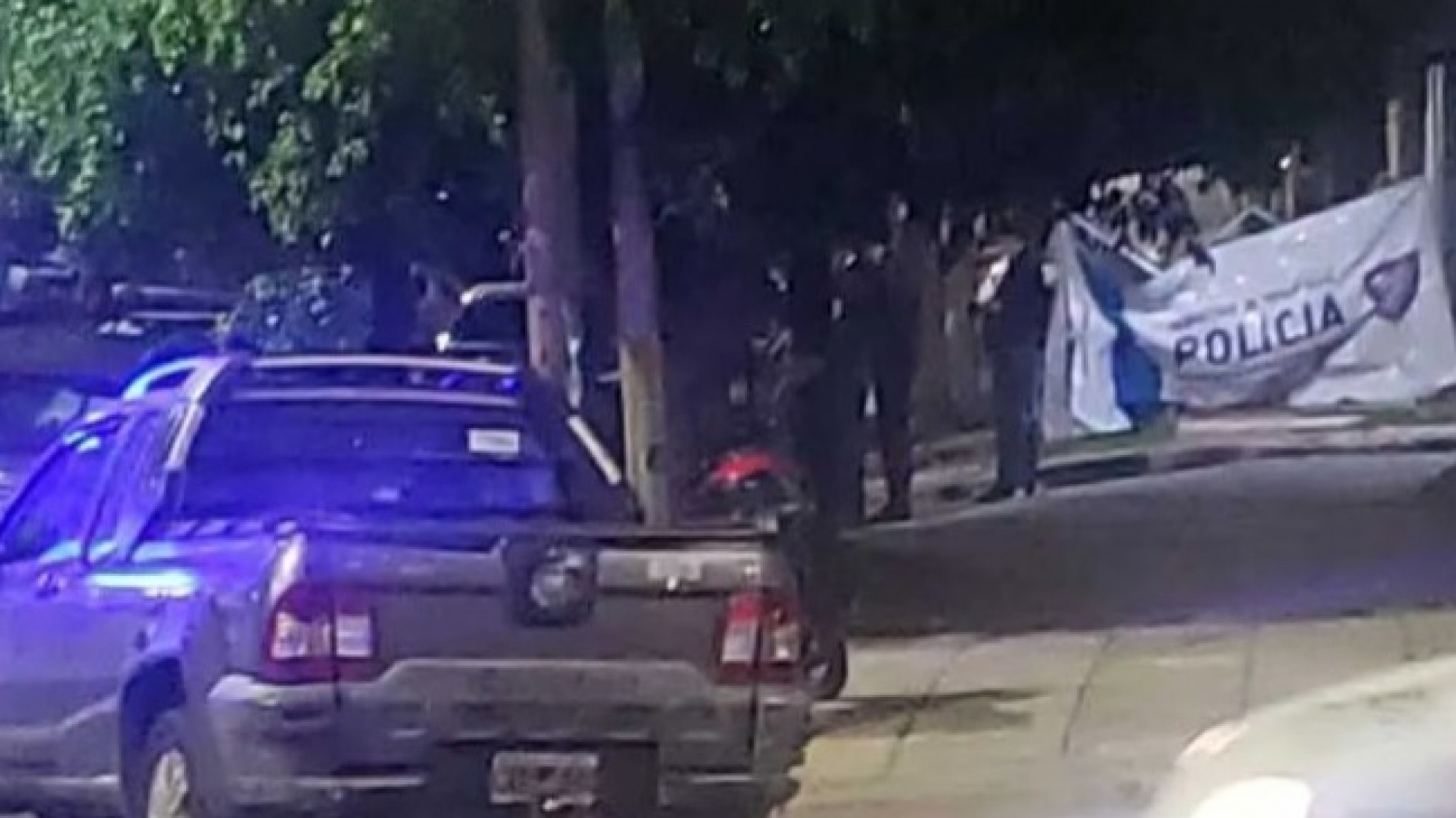 Lo mataron dos motochorros en la puerta de su casa y estaba a punto de ser padre