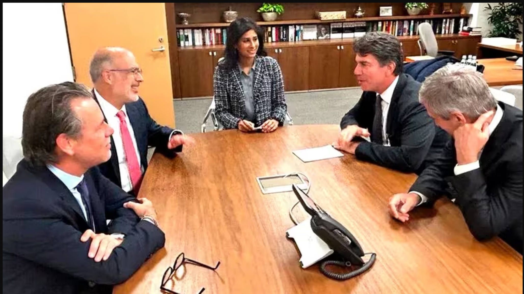 EL gobierno negoció con el FMI: ¿Qué se acordó en la reunión con Caputo y Posse?