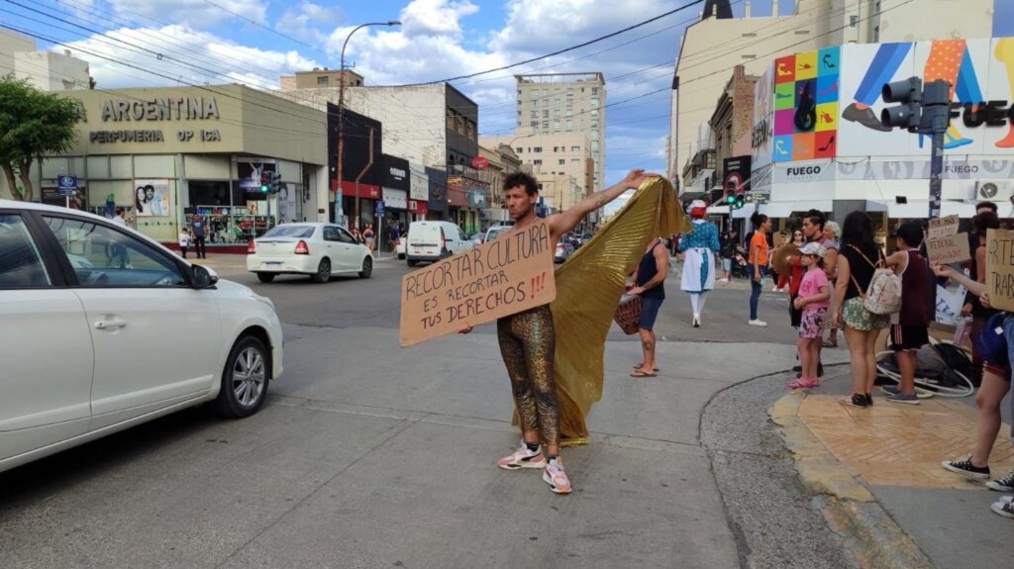 Artistas de Comodoro se suman a la movilización nacional: "convocamos a toda la sociedad"