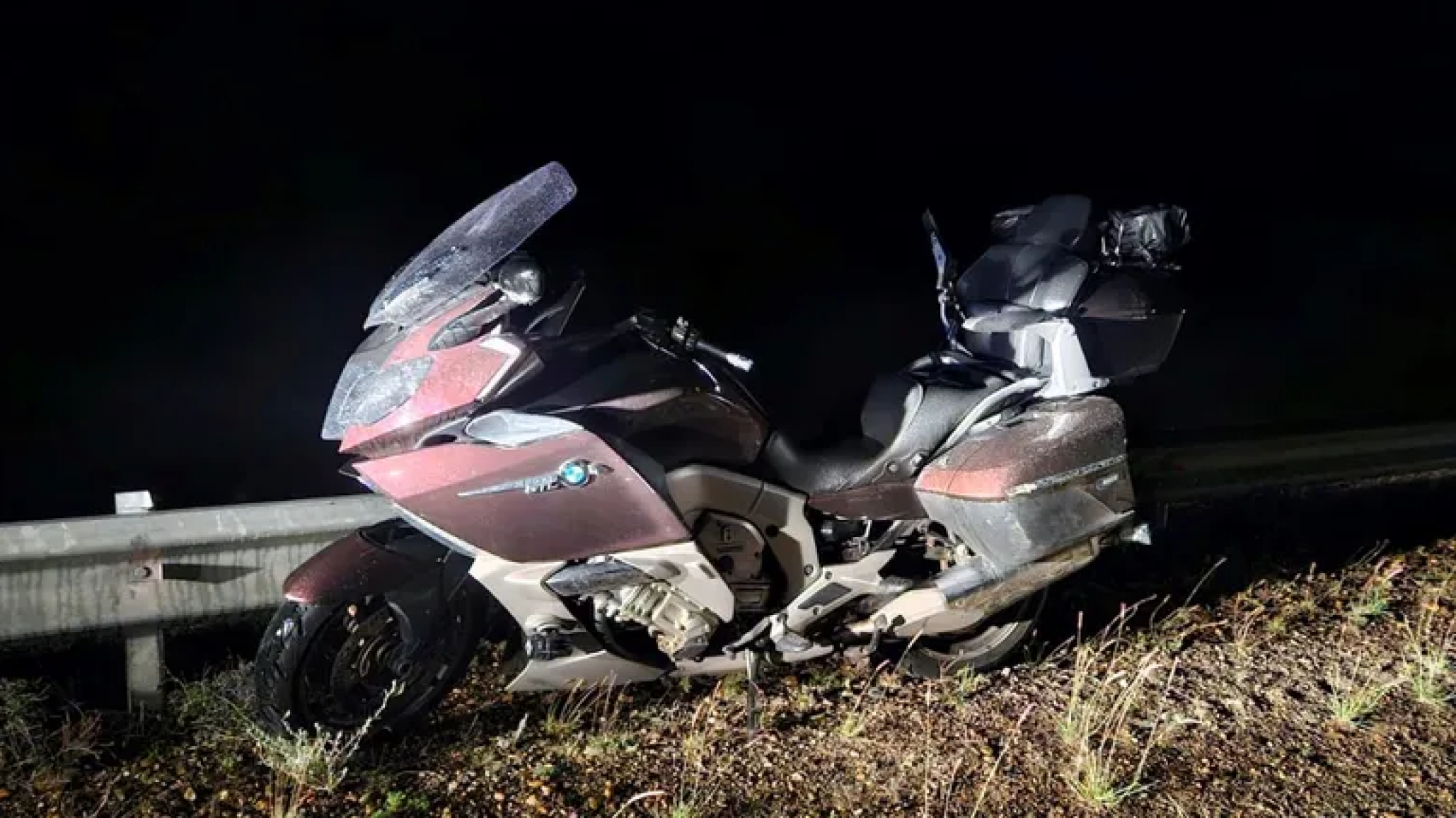 Pareja de motociclistas extranjeros se accidentaron en ruta 3