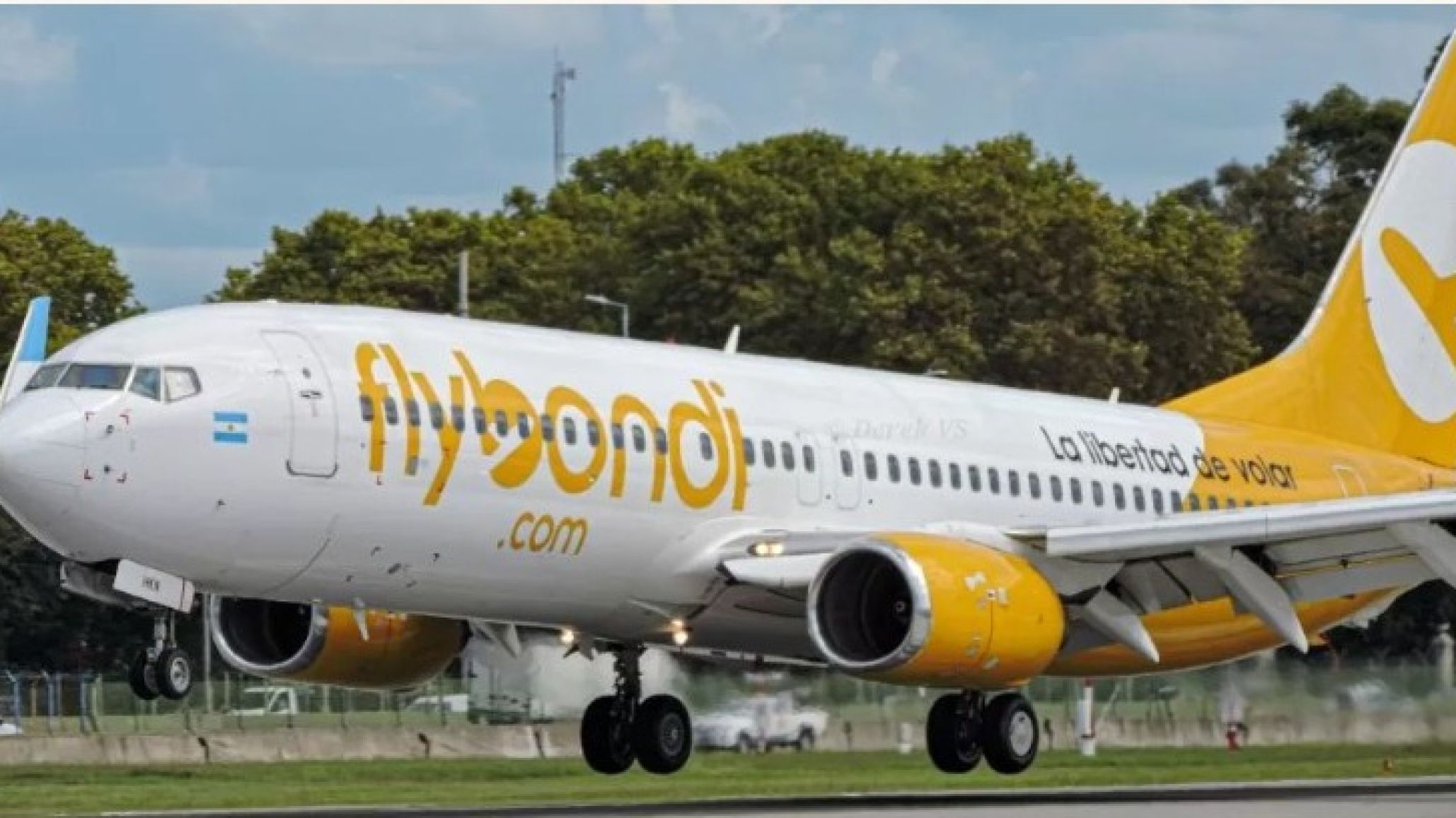 Flybondi advirtió sobre falta de dólares: ¿quedarían varados 1,300 pasajeros por día?