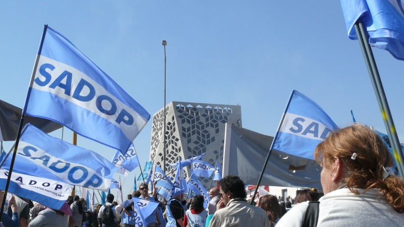 Docentes de colegios privados preocupados por paritarias y precios en Comodoro