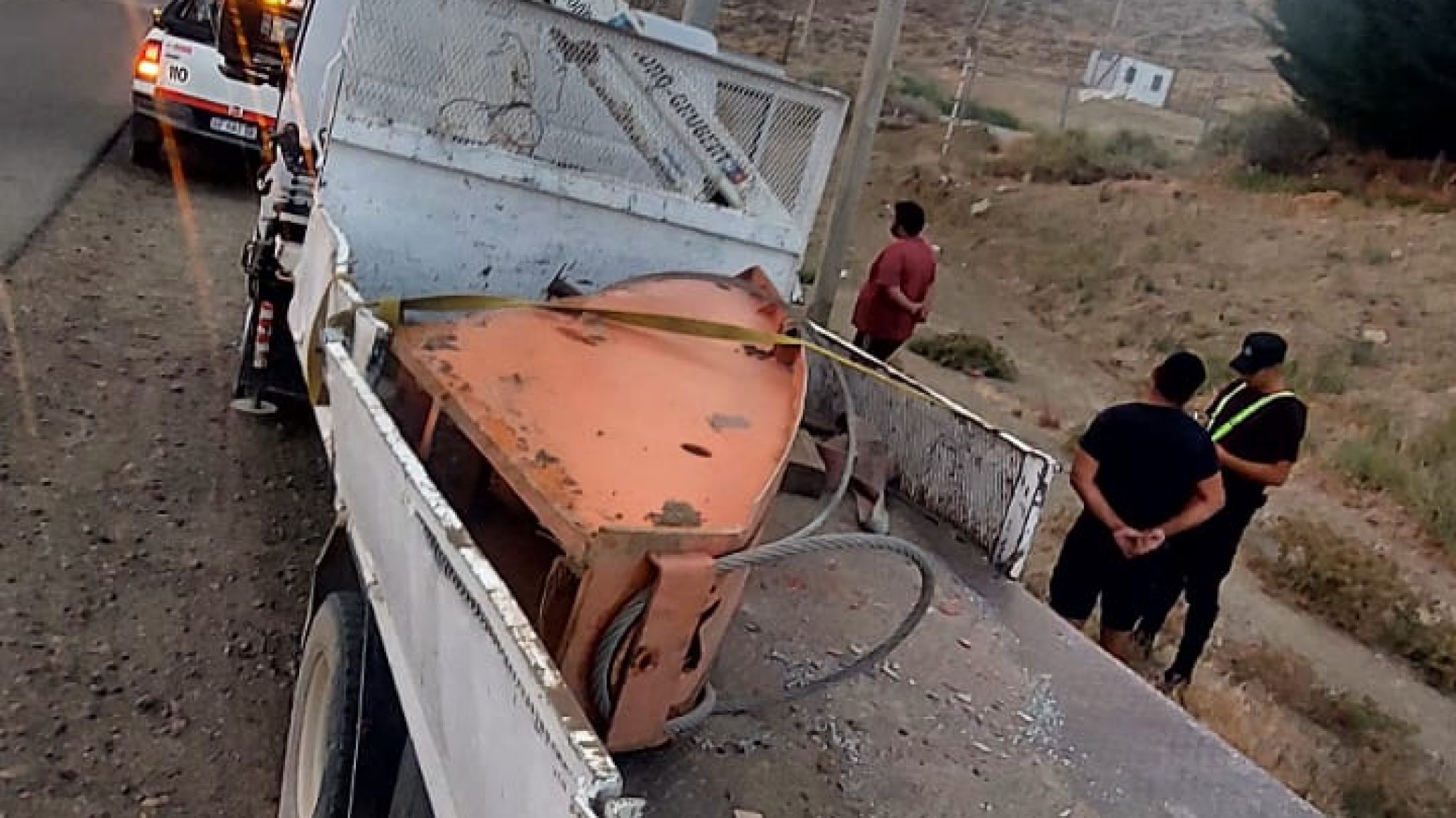 ¡Infraganti! Los atraparon robando maquinaria de YPF ¡ya subida a un camión!