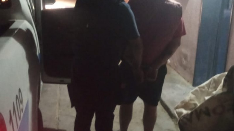 Quedó detenido tras ser sorprendido "con las manos en la masa" en un tv de 29 pulgadas