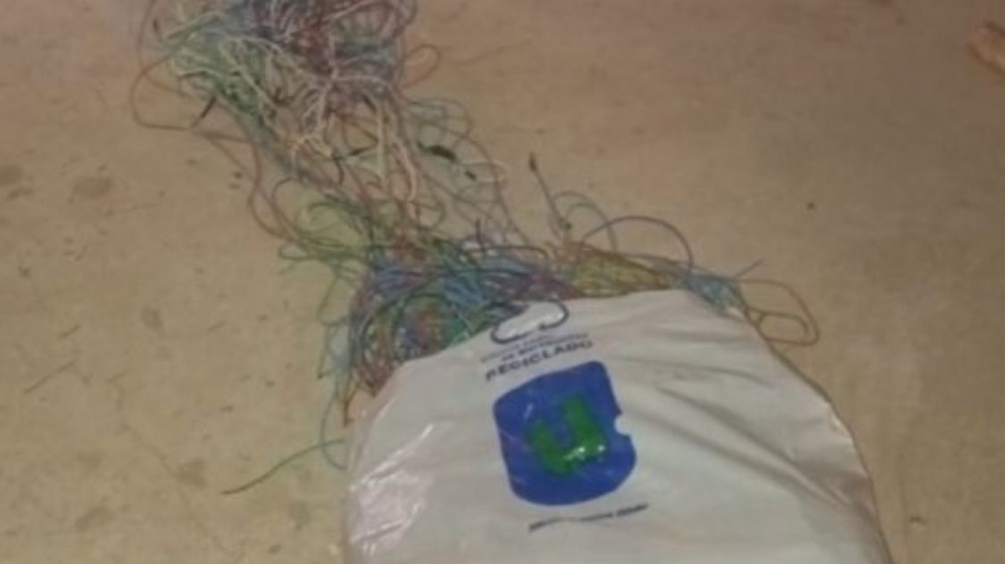 ¡Siempre lo mismo! Detuvieron a un hombre por robar cables