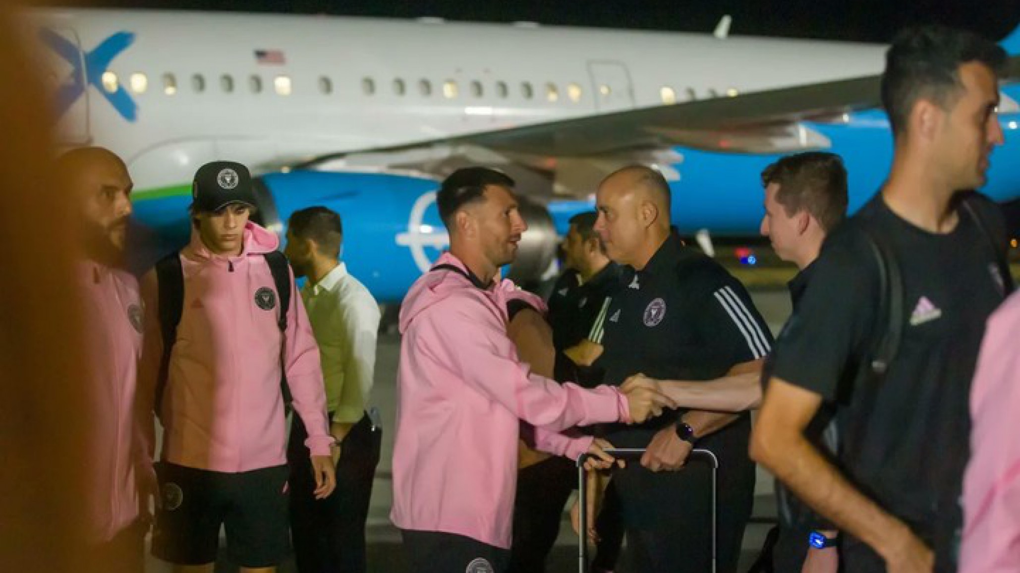 Messi llegó a El Salvador y causó emoción en las calles