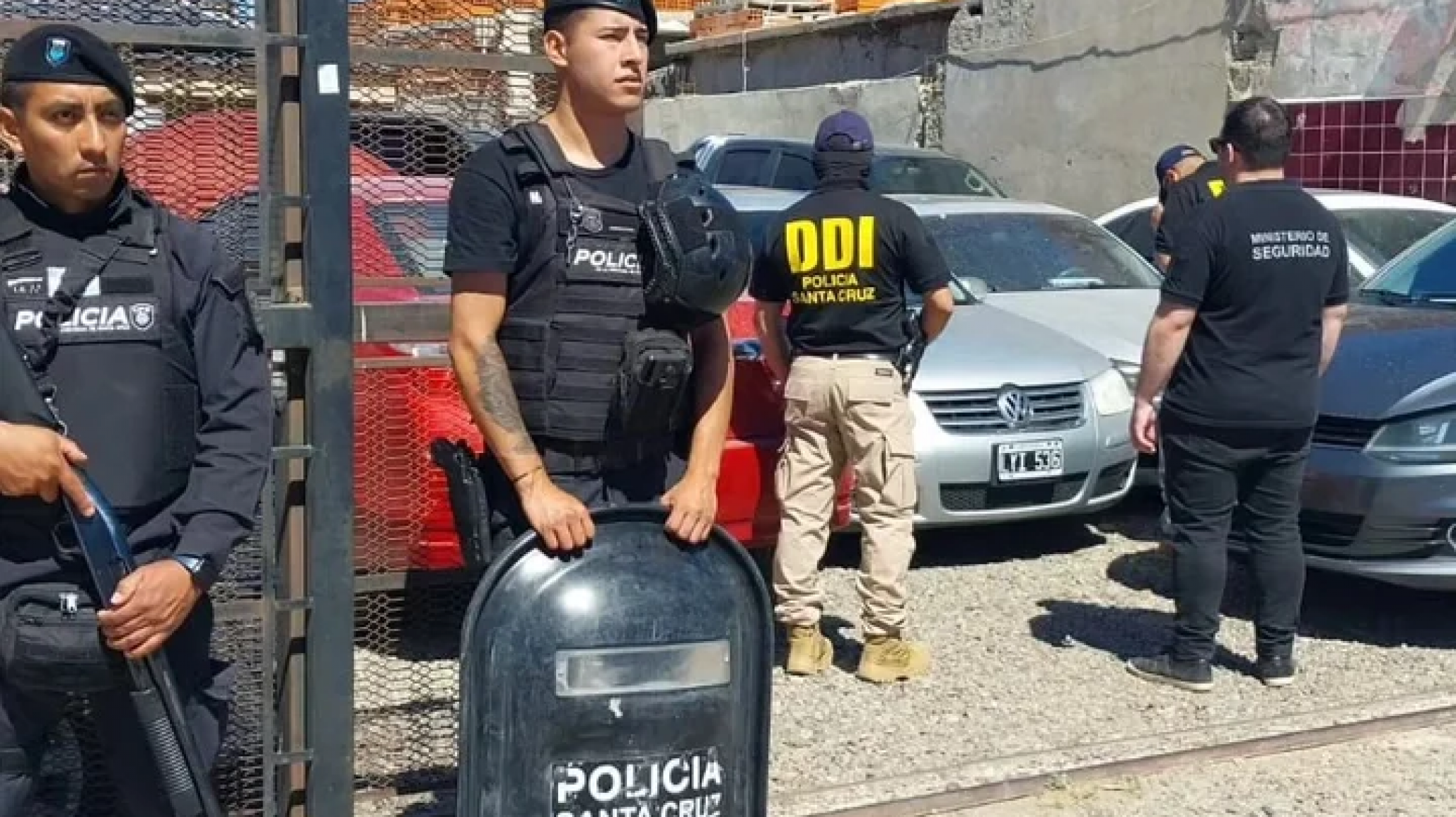 Desbarataron una red de estafa de compra y venta de autos: Secuestraron más de 120 rodados