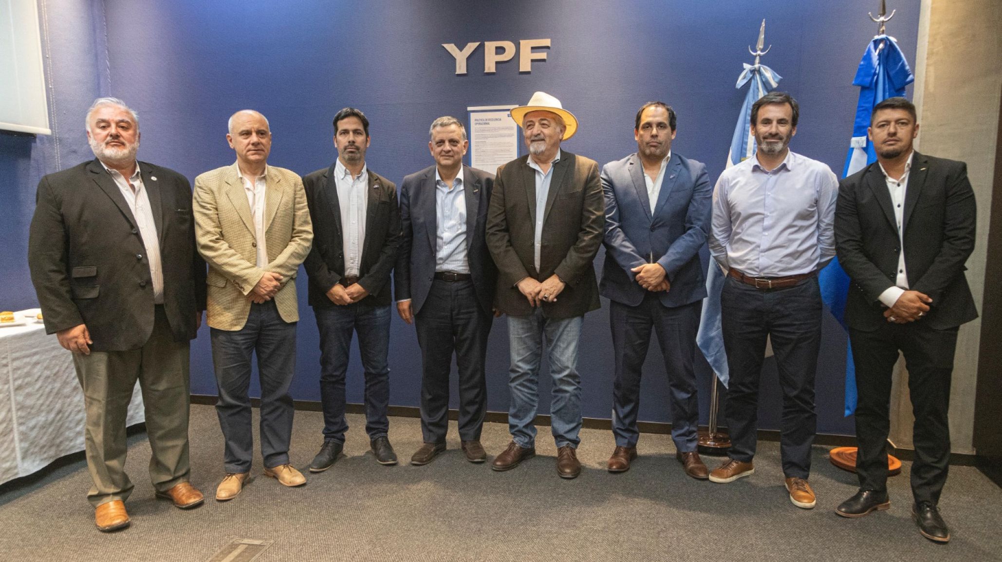 Macharashvili, Sampaoli y Cufré se reunieron con el presidente de YPF