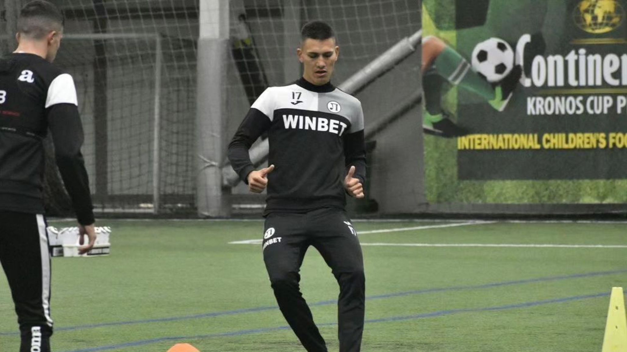 Roman Ivanoff, el exjugador del "globo" debutó en Europa