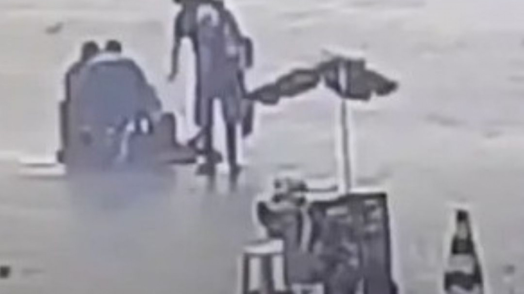 Tragedia en la Playa: un rayo mató a una mujer y dejó 7 heridos