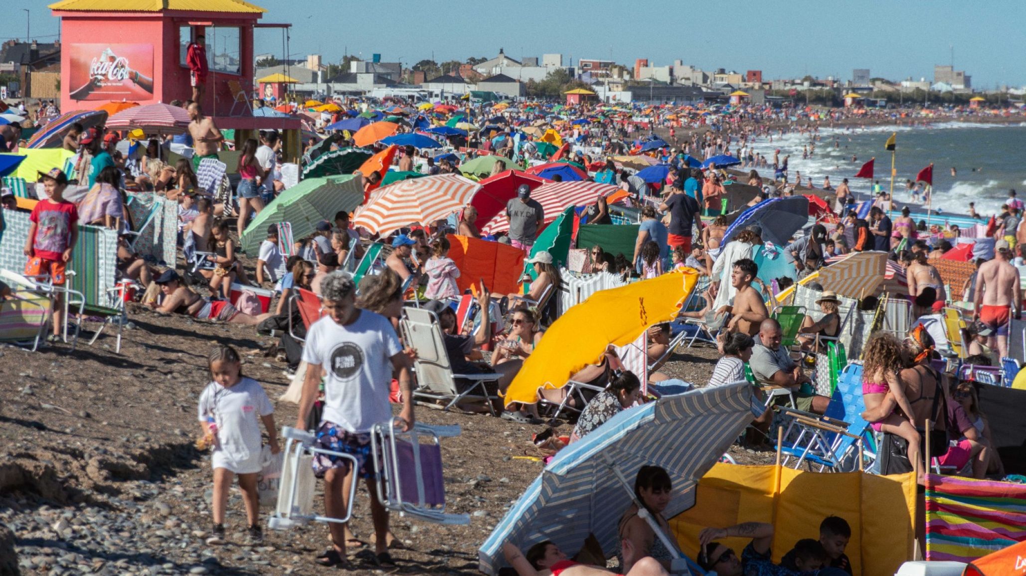 Verano récord: Playa Unión registró una temperatura de 48.5°C