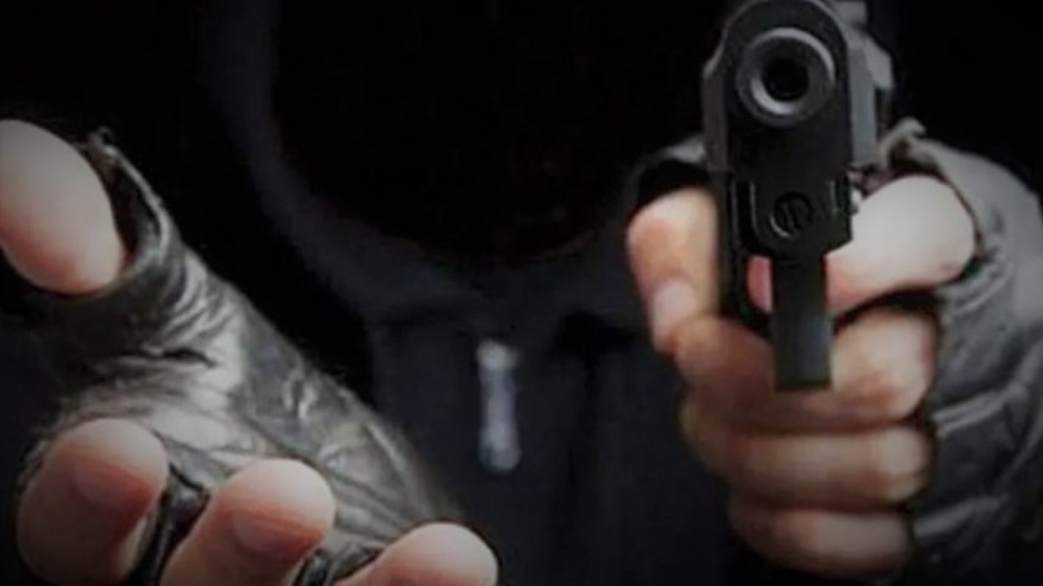 Robo y amenazas: se acercaron al auto para hacerle preguntas y con un arma lo hicieron bajar para robarle