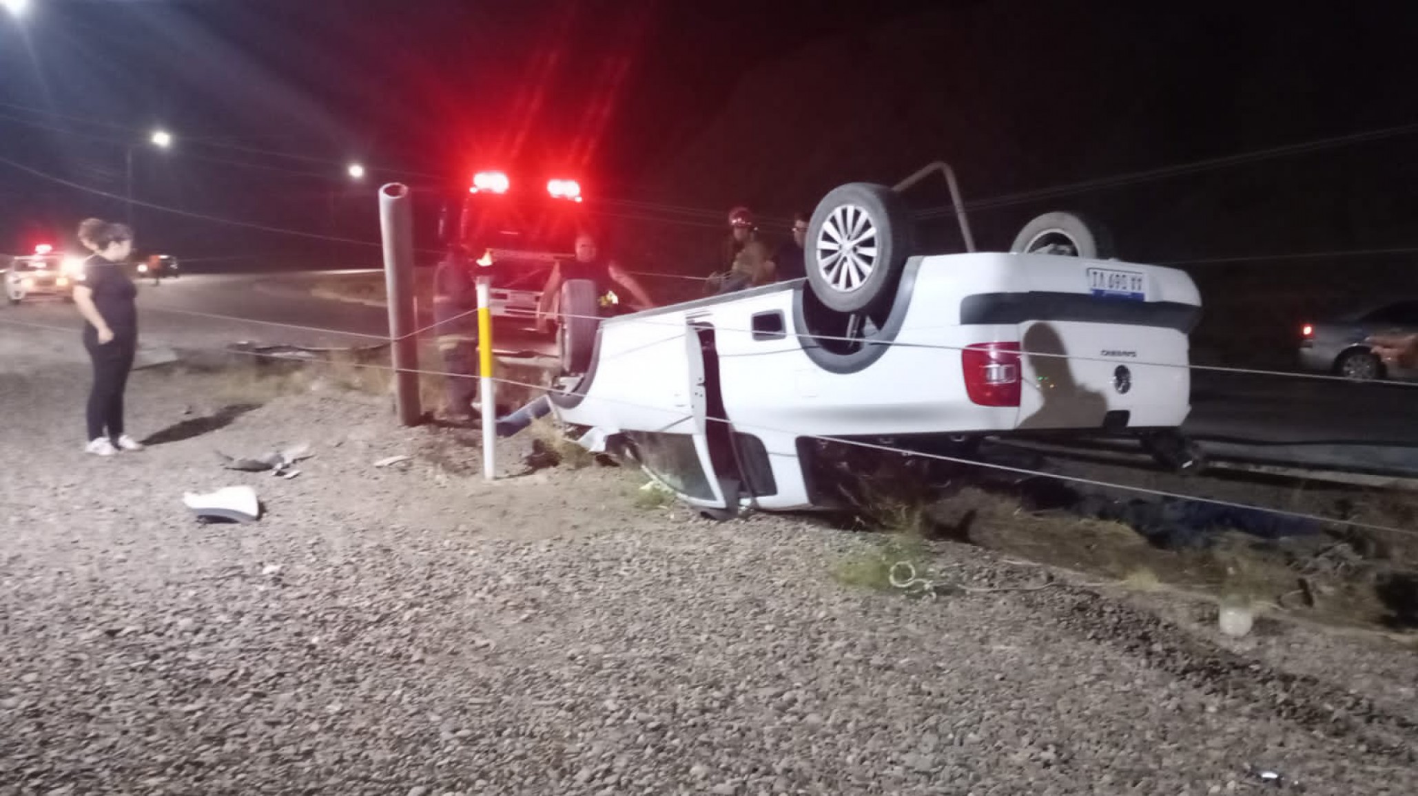 Conducía borracho con amigos, volcó y se dio a la fuga