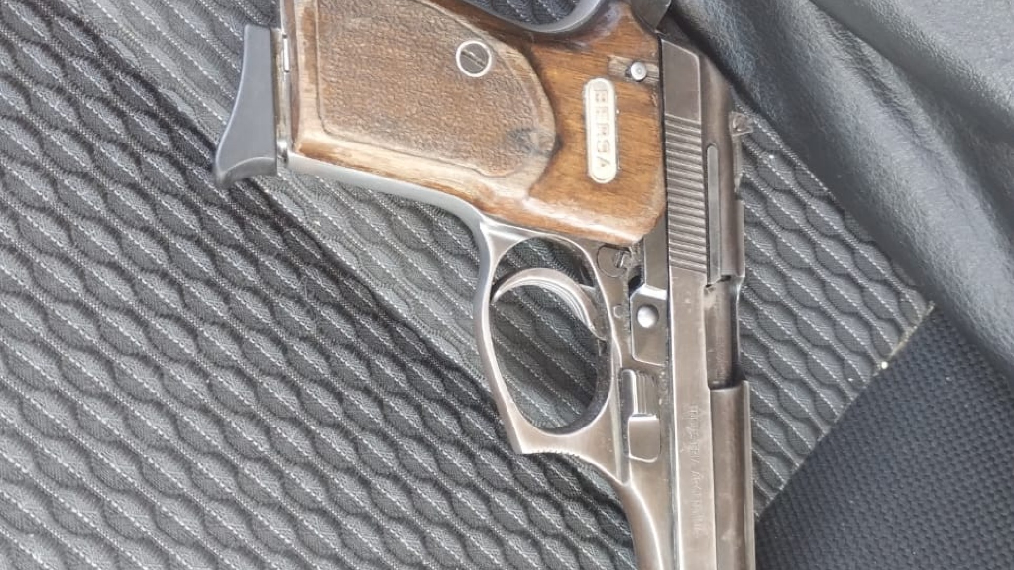 Sorprendieron a dos sujetos armados en Yacimiento de YPF: uno logró fugarse