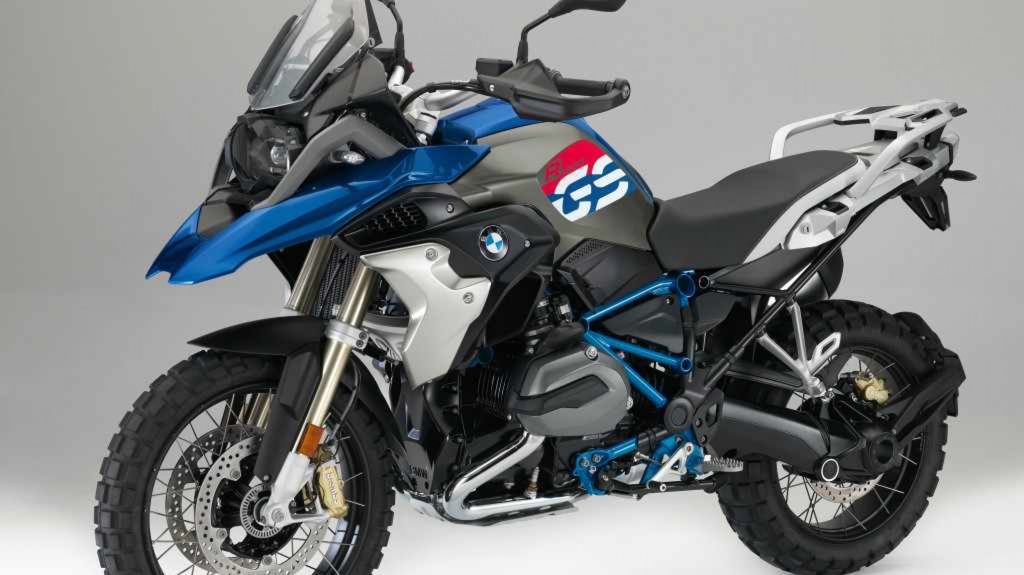 Turista brasileño tuvo un grave accidente con su moto en la Ruta 40