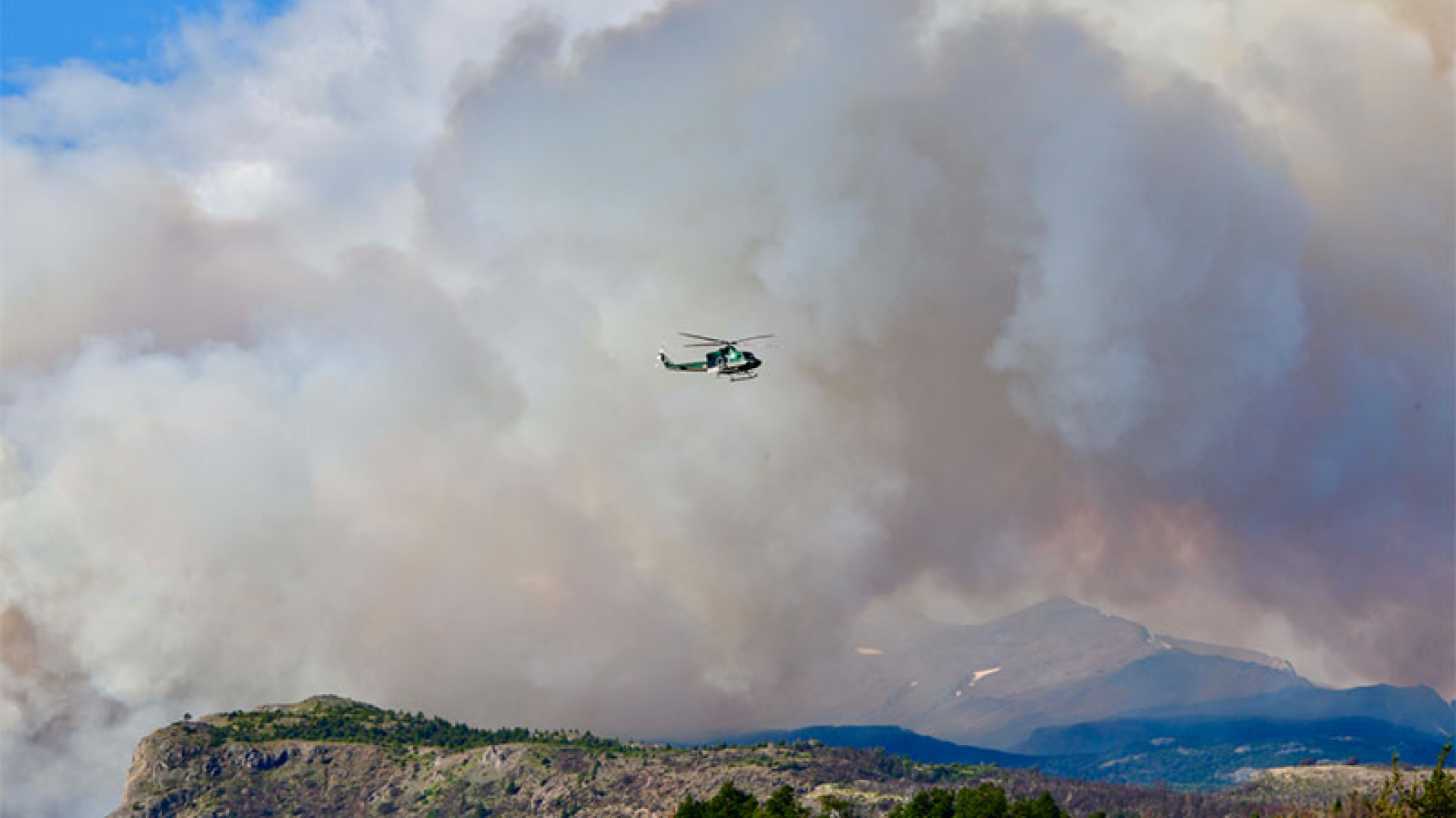 El incendio en el Parque Los Alerces alcanzó 2.300 hectáreas de bosque nativo