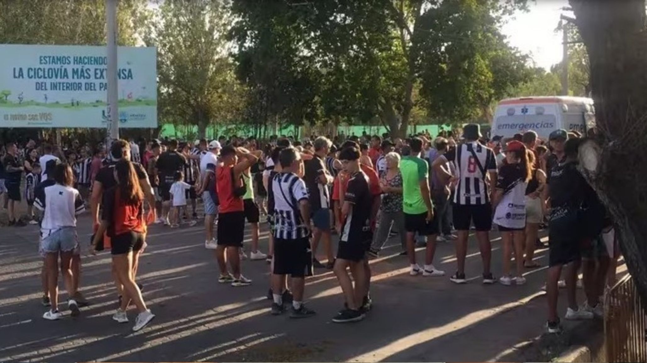 Tragedia en Gimnasia de Mendoza vs Defensores de Belgrano: Asesinaron a un hincha en el enfrentamiento de barras