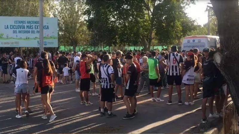 Tragedia en Gimnasia de Mendoza vs Defensores de Belgrano: Asesinaron a un hincha en el enfrentamiento de barras