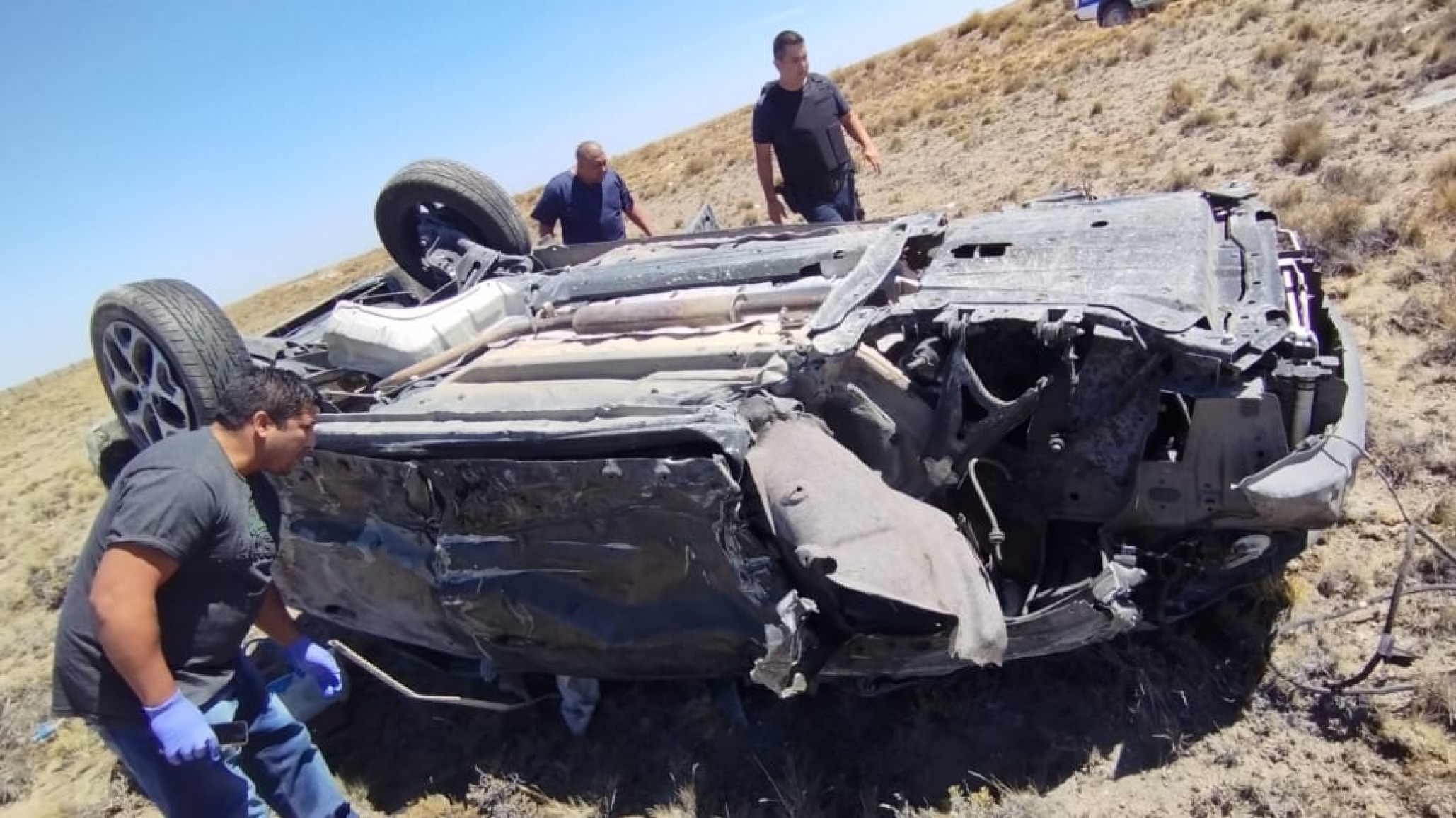 Accidente mortal: dos personas perdieron la vida en un accidente entre un camión y un auto