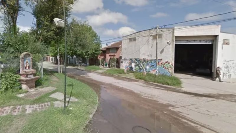 Un gendarme esperaba el colectivo y fue abordado por un motochorro de 15 años: lo mató de un tiro