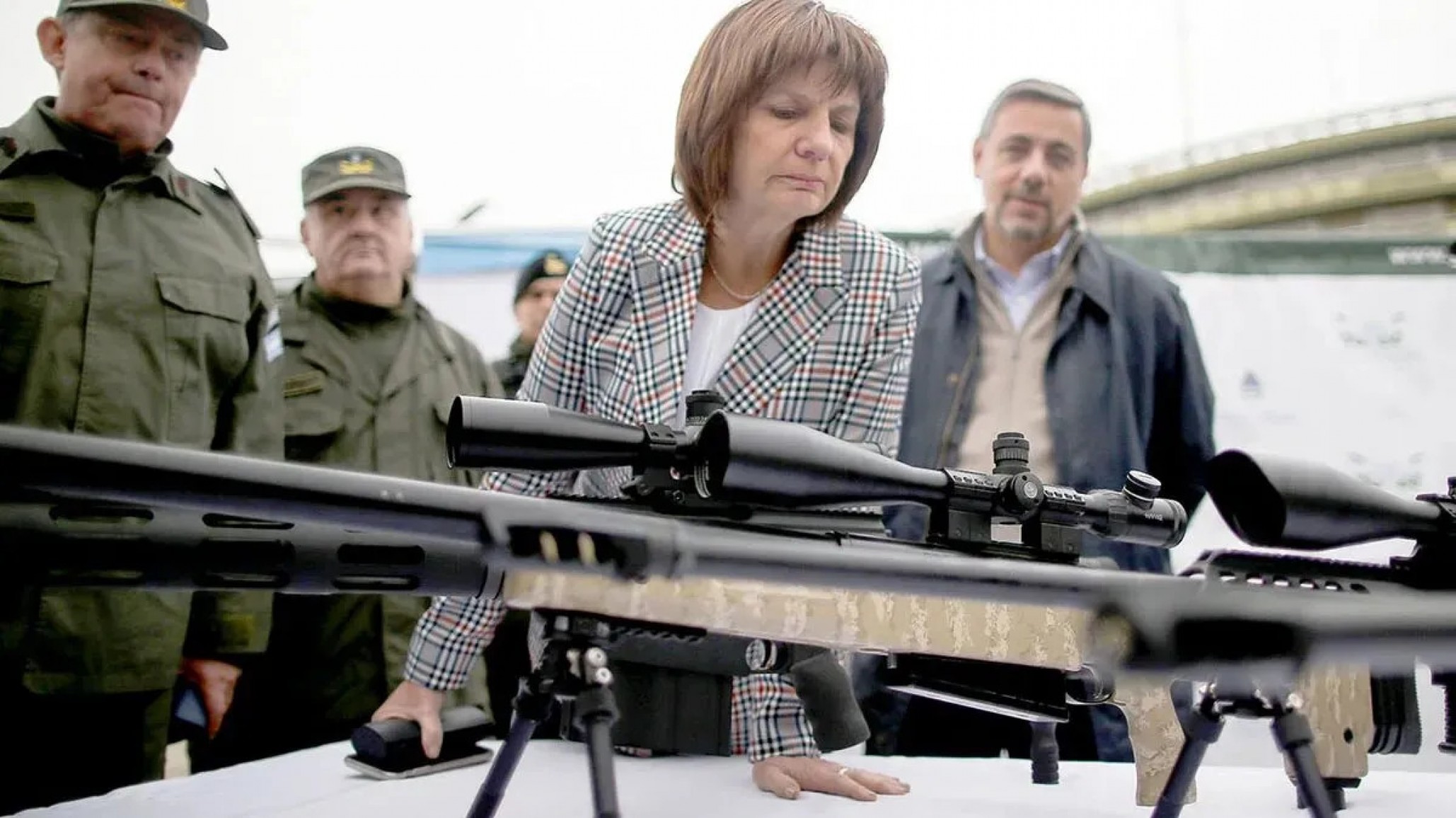 Bullrich restablece el protocolo que permite a las Fuerzas Federales el empleo de armas de fuego