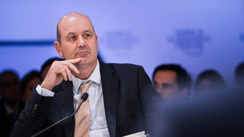Sturzenegger dijo que los alquileres bajaron el valor y los inquilinos lo mataron en las redes sociales