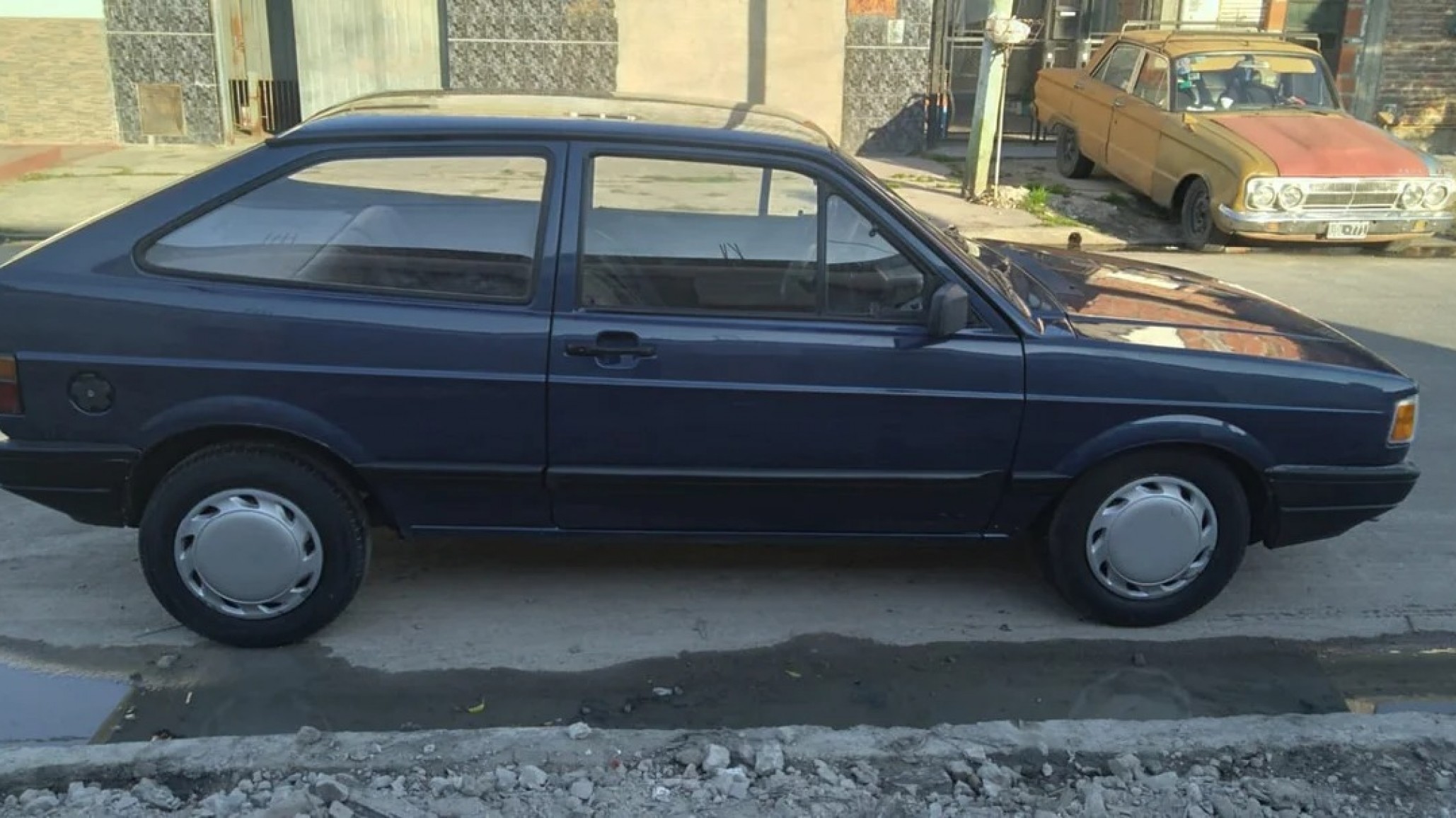 Viajaba de Buenos Aires a Ushuaia pero le robaron el auto en Comodoro