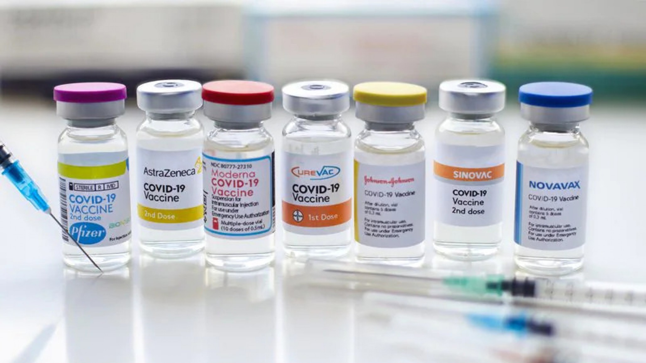 Una reconocida patóloga apuntó sobre las vacunas contra el covid que se están aplicando en el país: "Son obsoletas"