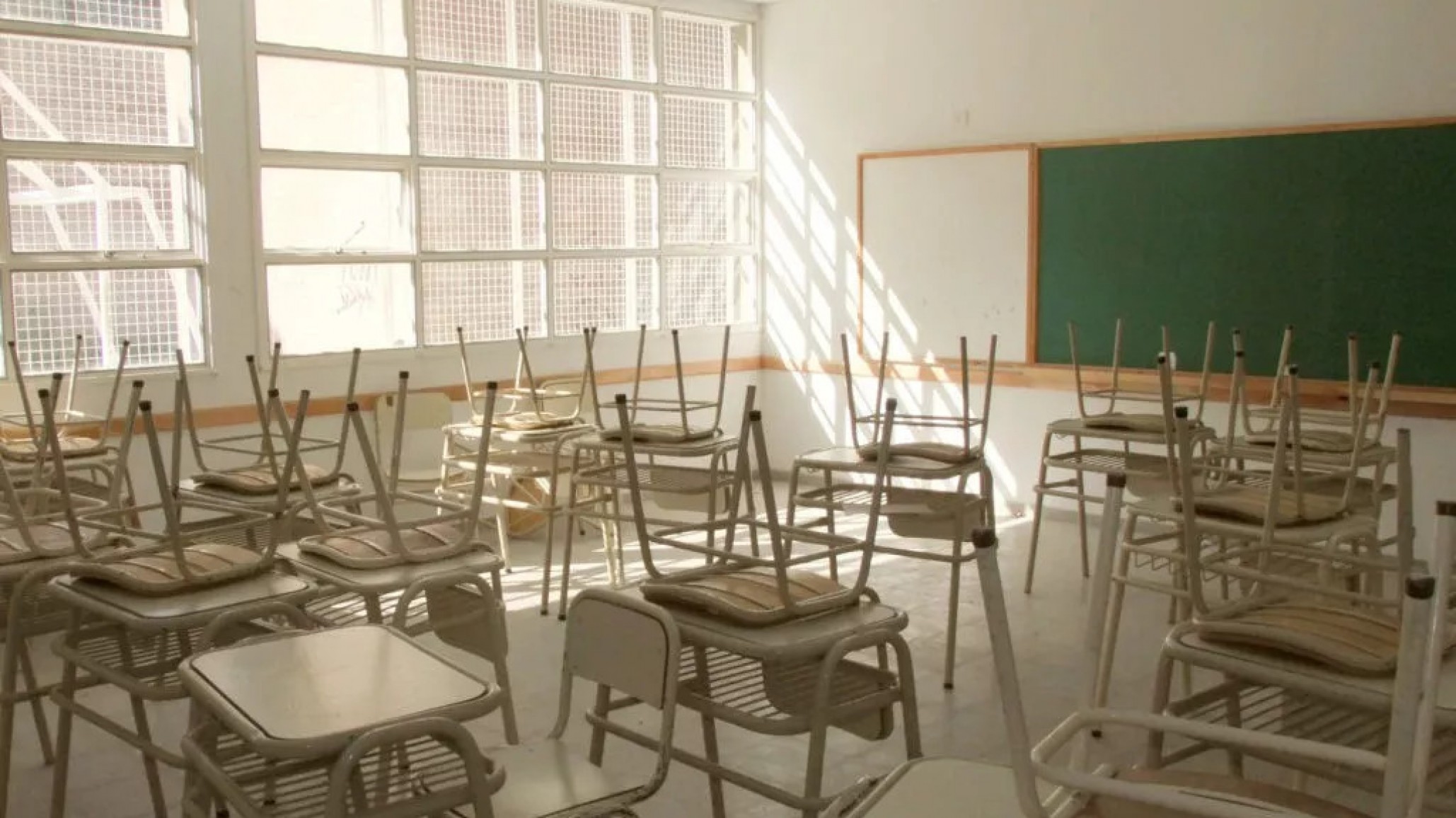Escuelas sin agua y paro docente de 48 horas