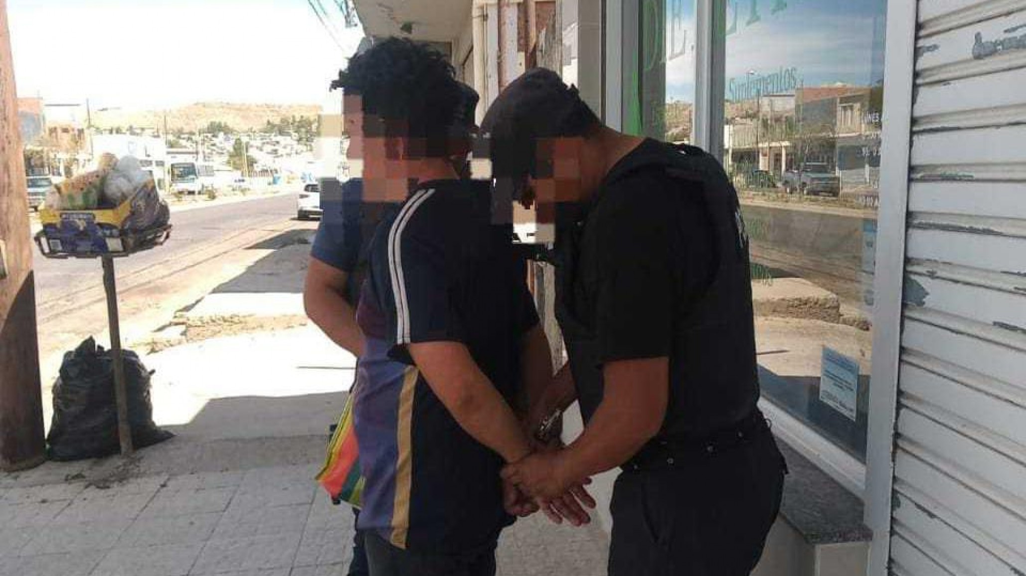 Policía finalizó su turno en La Coope y detuvo a un ladrón en la Farmacia Social