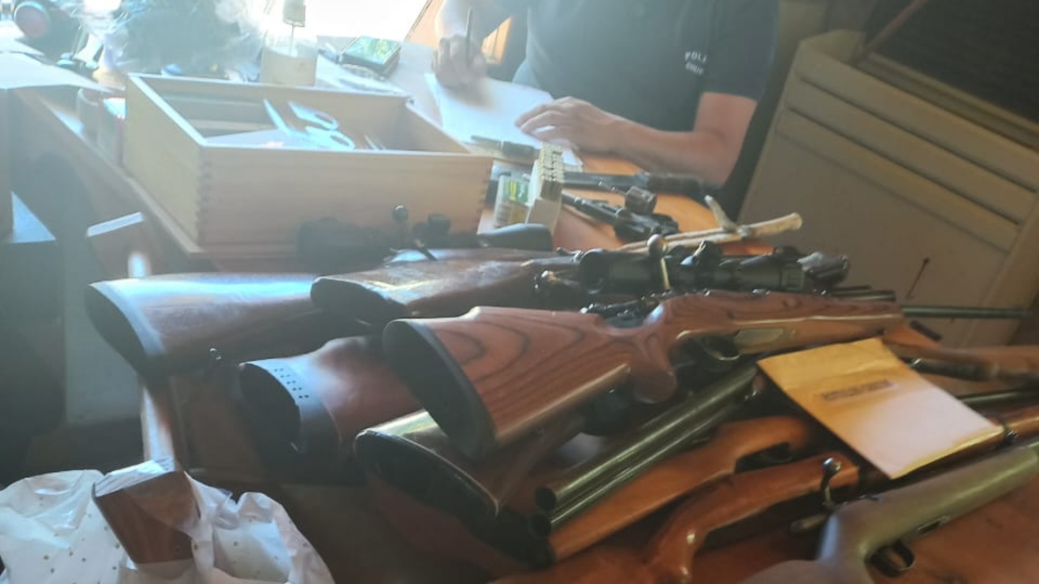 Incautaron un gran arsenal en un allanamiento por violencia de género en Esquel