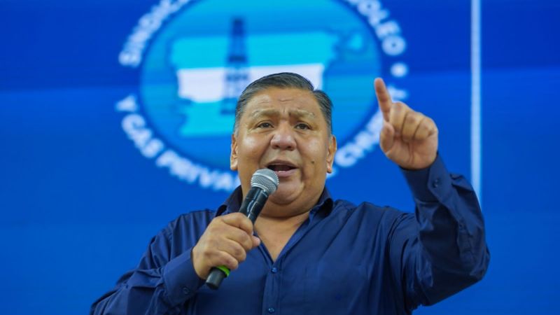 Ávila: "No quiero dejar que YPF se vaya"