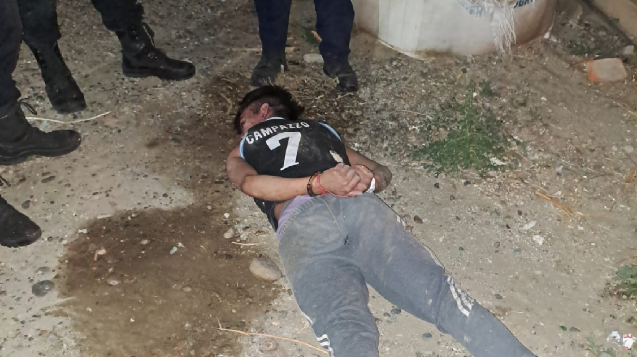 ¡Marche preso! Un hombre destrozó los vidrios de la casa de su ex pareja