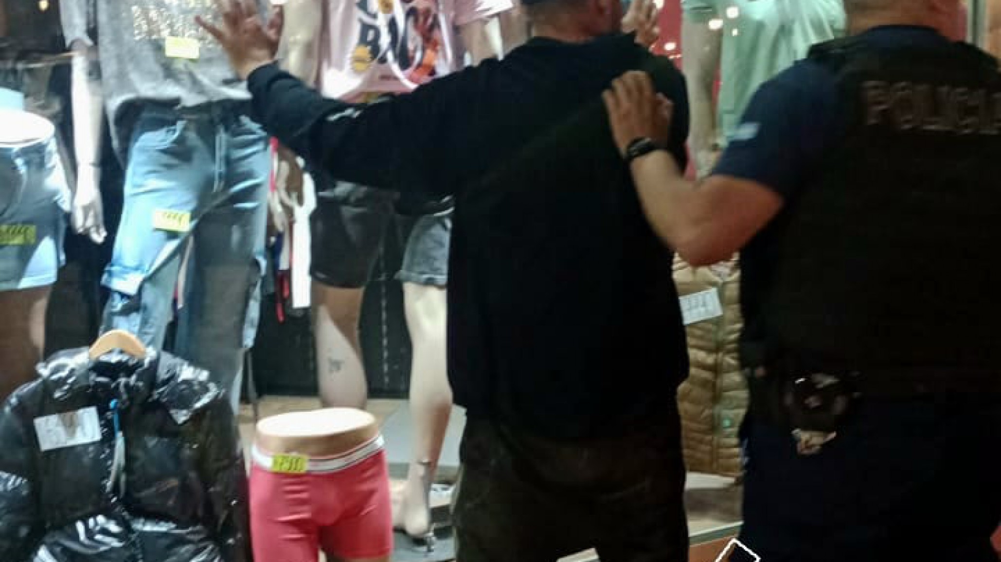 Provocó daños por medio millón de pesos en agencia de viajes ¿cómo lo atraparon?