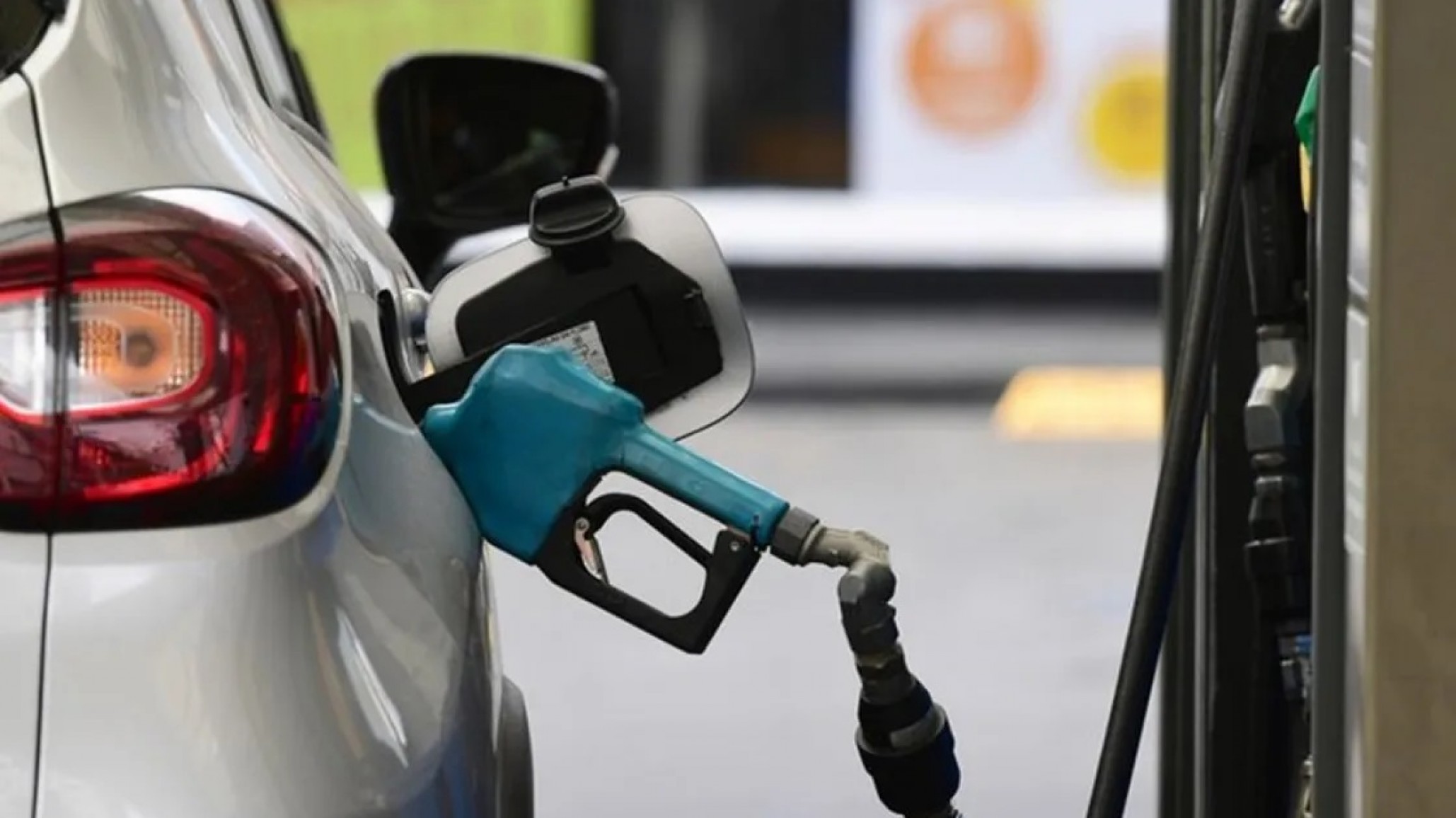 Este viernes aumenta la nafta: ¿cuánto?