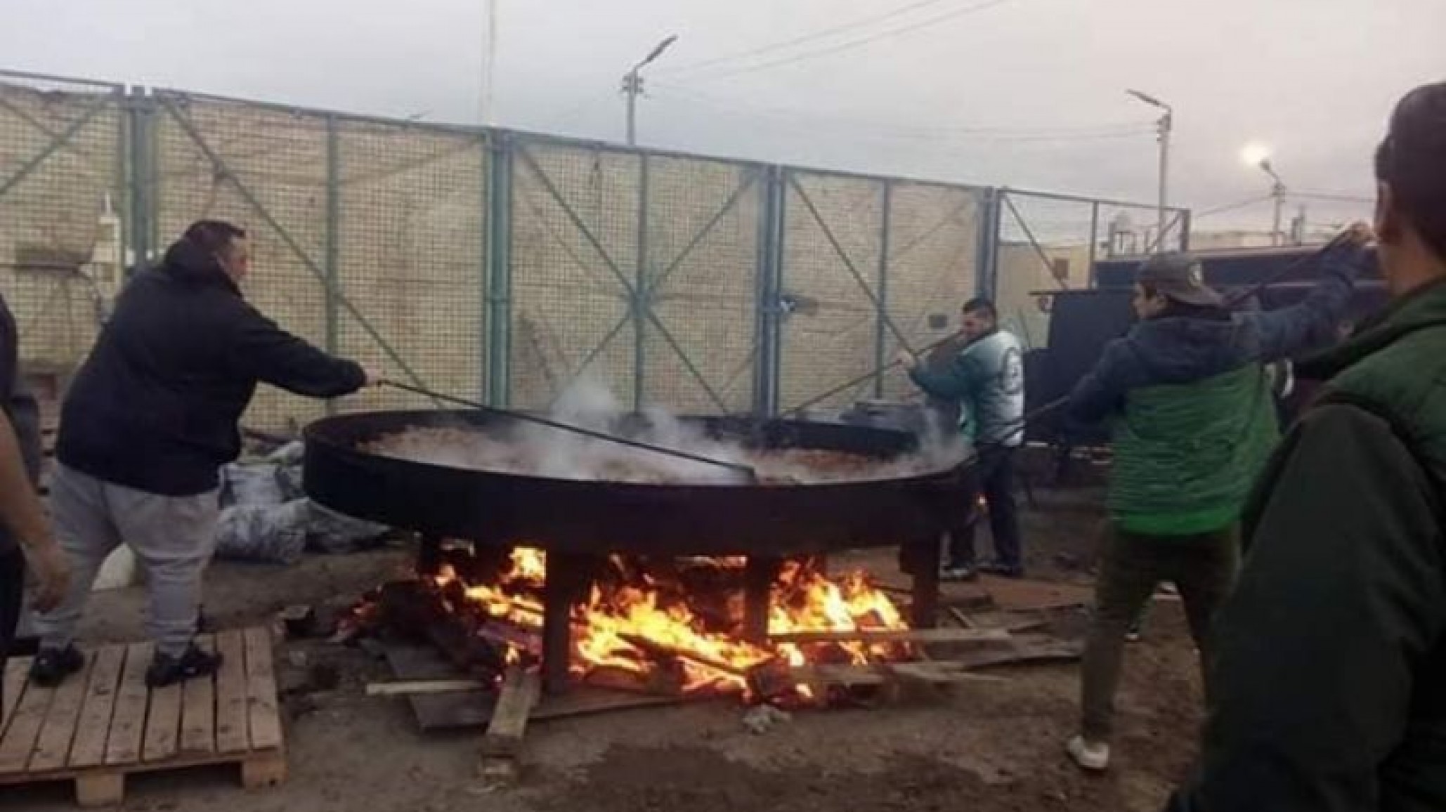 Entregarán porciones de comida a vecinos del barrio 30 de Octubre