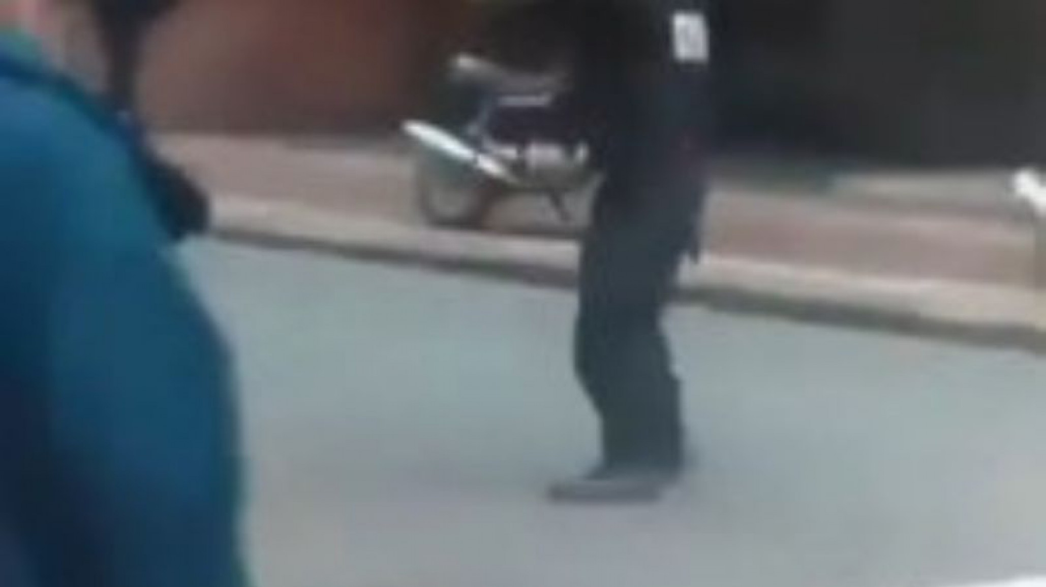 Así se enfrentó un policía a 4 delincuentes