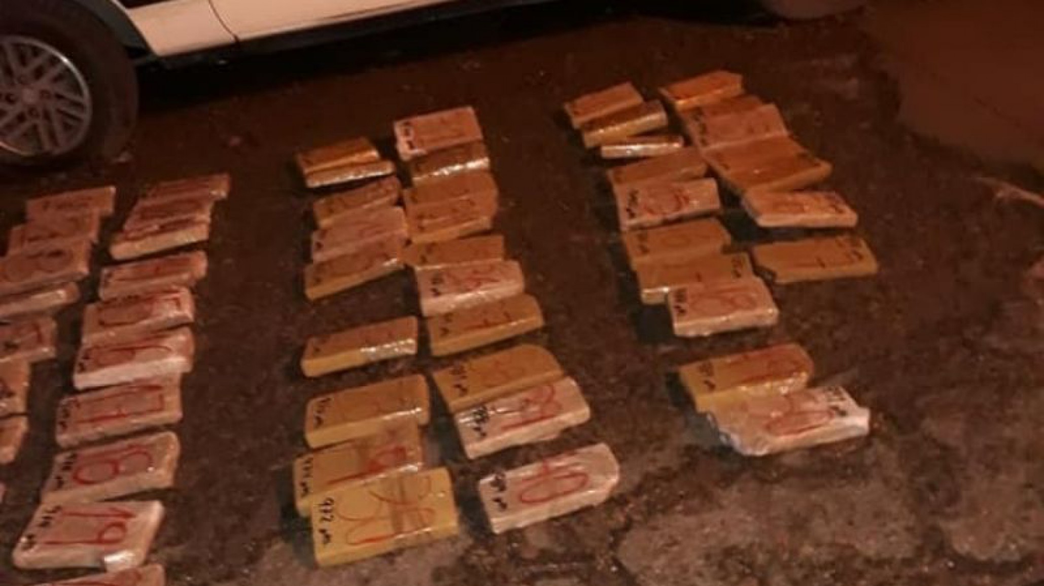 Operativo antidrogas: hay 11 detenidos por posesión de armas y 57 kilos de marihuana