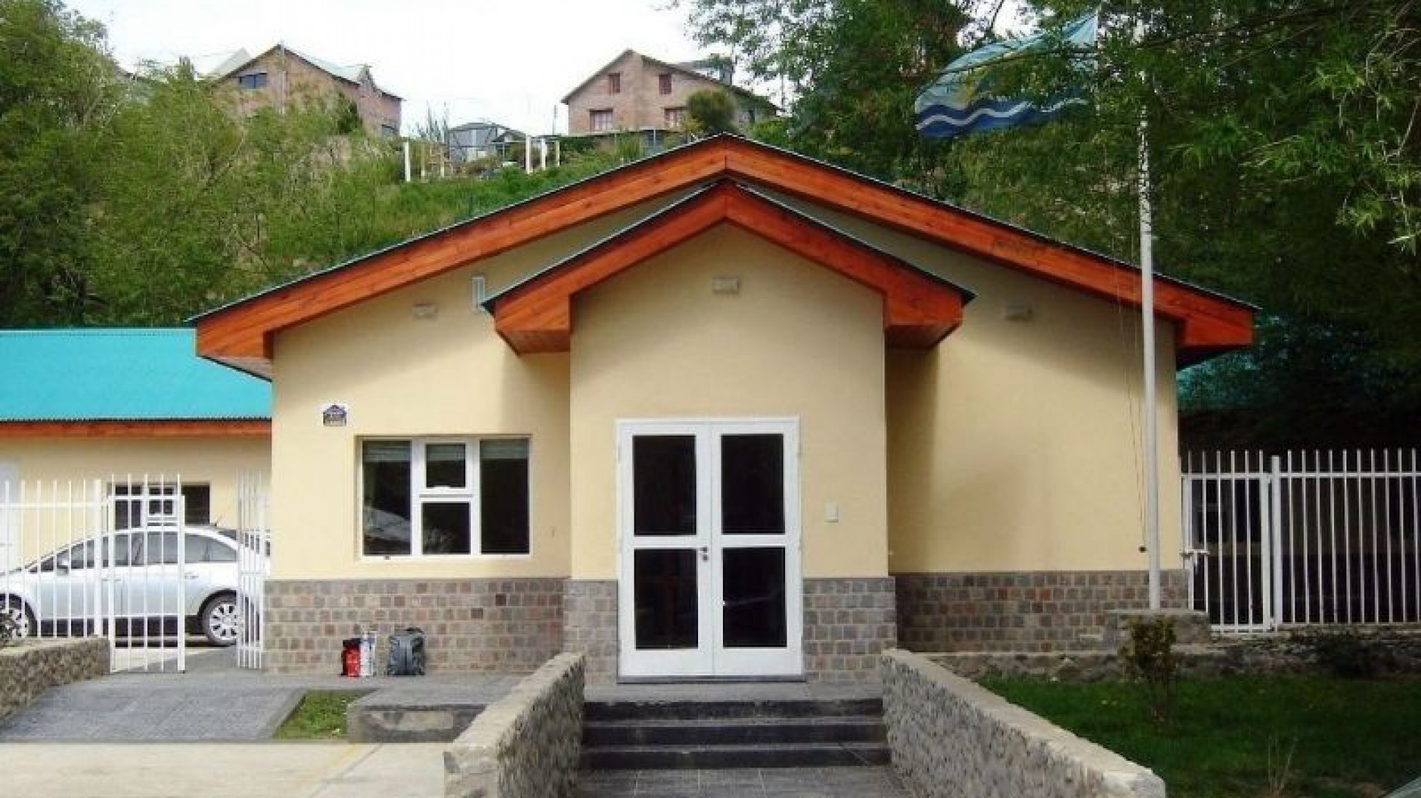 La adolescente contó lo que le hacía su padrastro policía, le dieron prisión preventiva al abusador
La Justicia le dictó prisión preventiva al policía acusado de abusar de su hijastra adolescente.