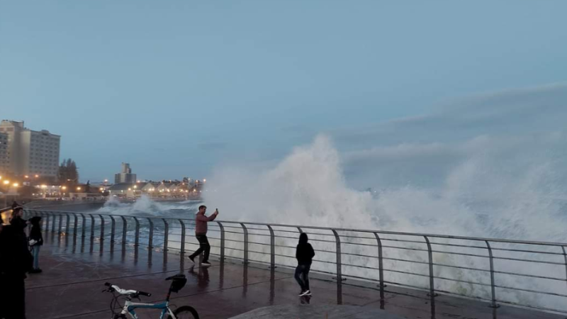 No habrá "olas gigantes" en Comodoro: la información es errónea