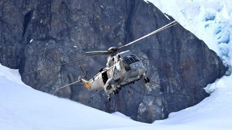 Un helicóptero sufrió averías mientras operaba en la Antártida: ¿Qué ocurrió?