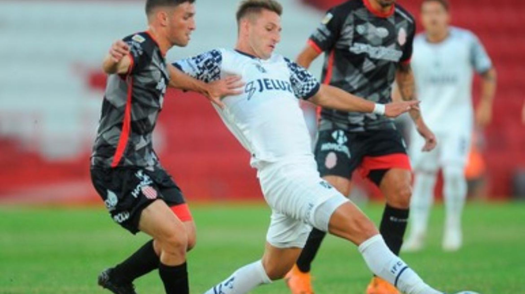 Empate entre Independiente y Barracas Central