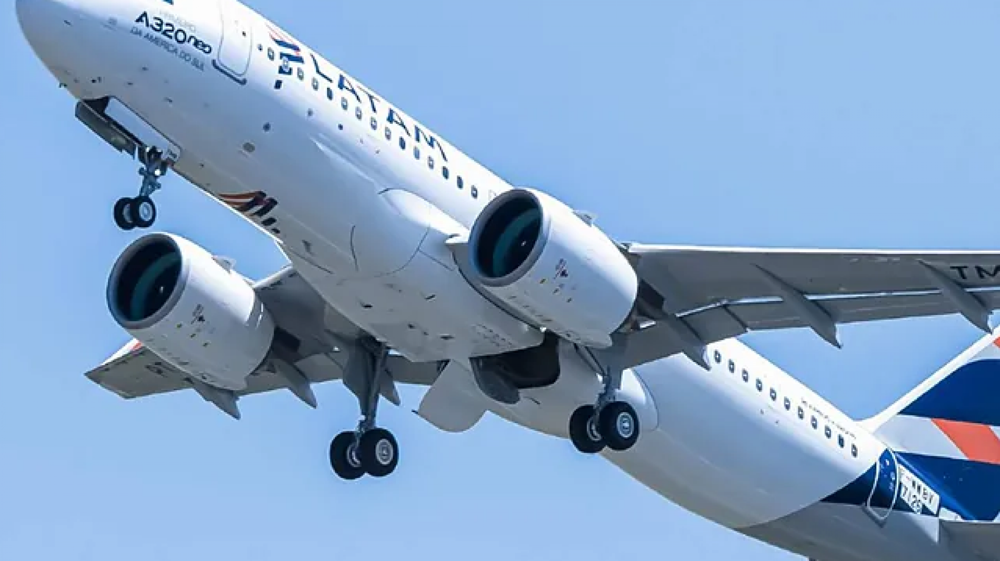 Hubo 50 pasajeros heridos por "falla técnica" en avión de LATAM que iba de Australia a Chile