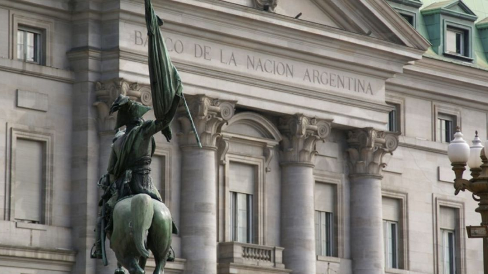 Histórico derrumbe de préstamos en el balance del Banco Nación