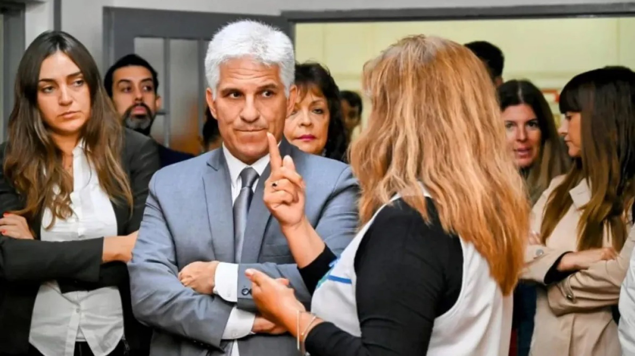 Docentes rompen en llanto frente al gobernador Poggi: "Somos trabajadoras pobres"