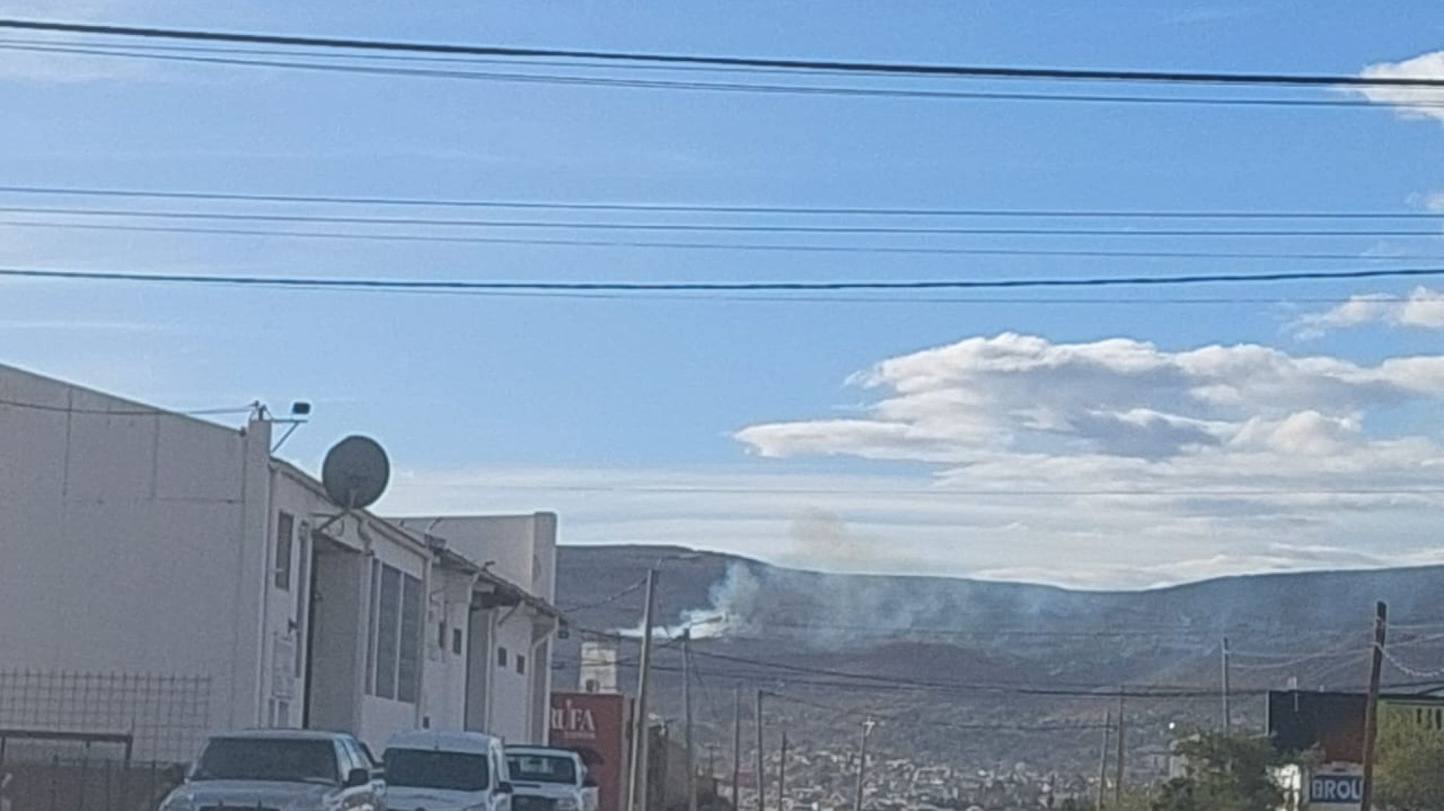 Incendio en la parte alta del barrio Los Tres Pinos