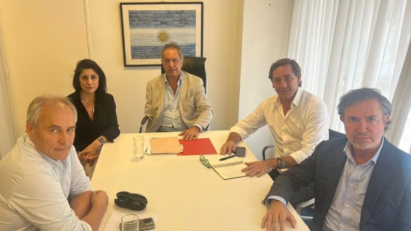 Scioli confirmó que avanza en la reglamentación para que los clubes se conviertan en sociedades anónimas ¿se privatiza el fútbol argentino?