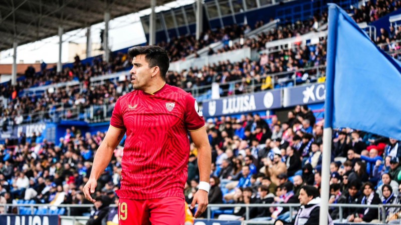 Marcos "El huevo" Acuña fue víctima de cantos racistas